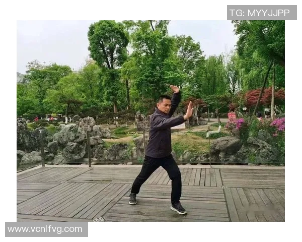 南京攀岩队探讨耐力训练的重要性与技巧提升之道